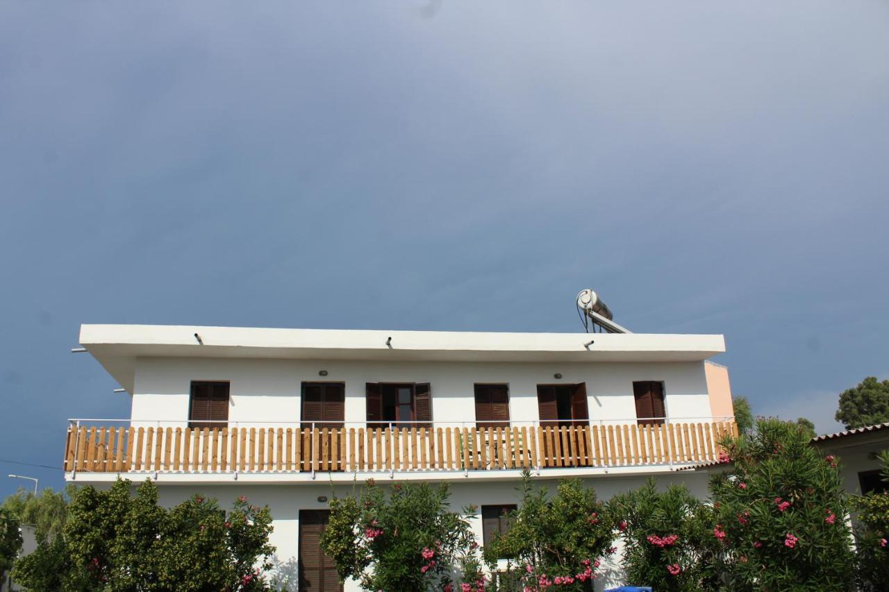 Anastazia'S Seaside Apartments Roda  Exterior foto